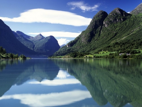 Oldenvatnet,_Norway.jpg