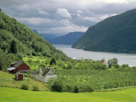 Urnes_Sognefjord_Norway.jpg