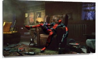 Lienzo Dead Pool Tumbando En El Sofa Con La Casa desordenada