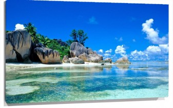 Lienzo rocas grandes en playa tropical