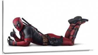 Lienzo Deadpool tumbado con fondo blanco