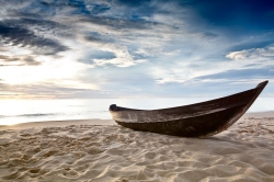 barca_en_la_playa_muralesyvinilos_42240334.jpg