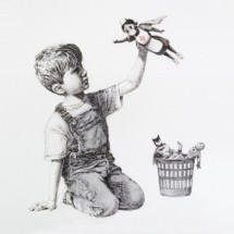  Murales Banksy nino juguete enfermera superheroe